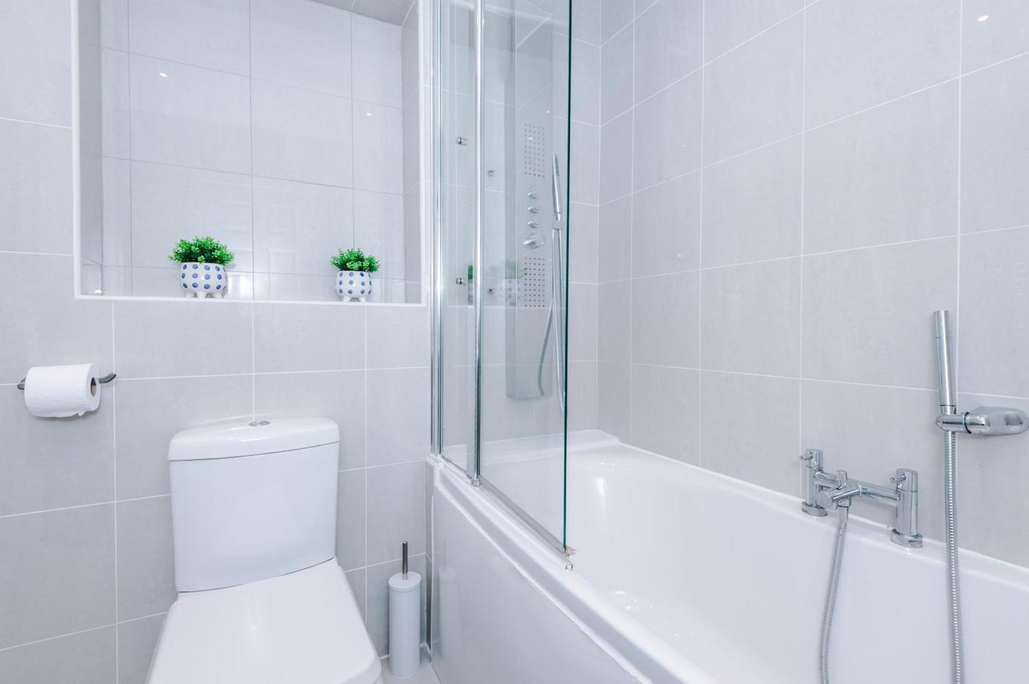 The Green- Beautiful & Spacious 5 Bed Detached In Worsley, Manchester 외부 사진